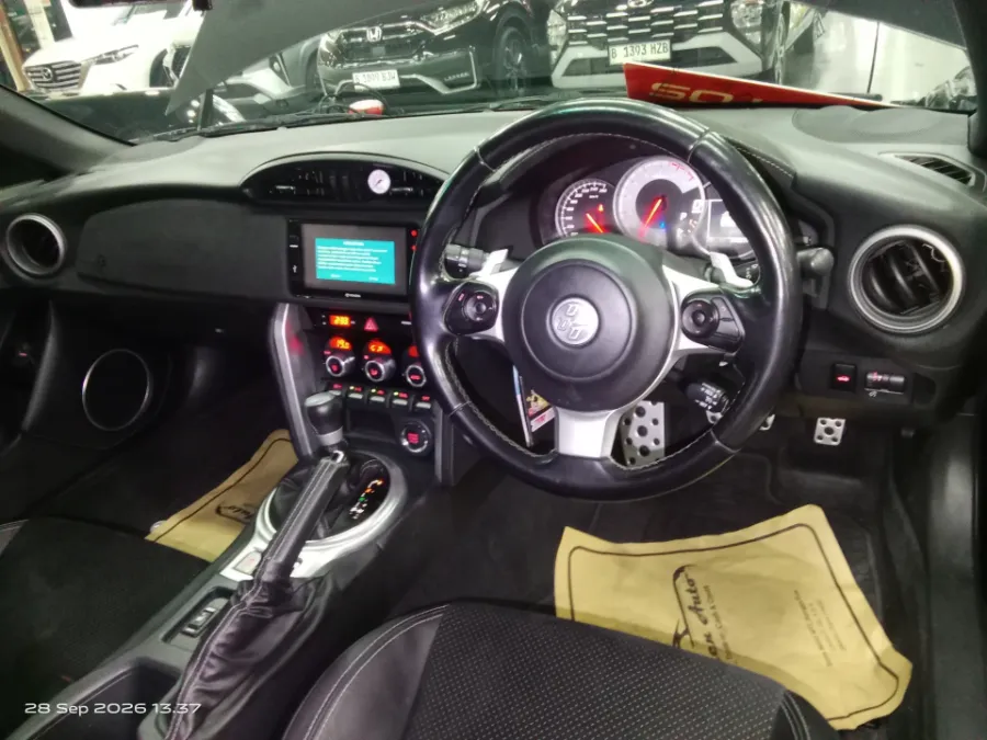 Foto Mobil Bekas Dashboard Toyota 86 2.0 tahun 2017