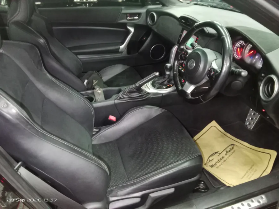 Foto Mobil Bekas Kabin Depan Toyota 86 2.0 tahun 2017