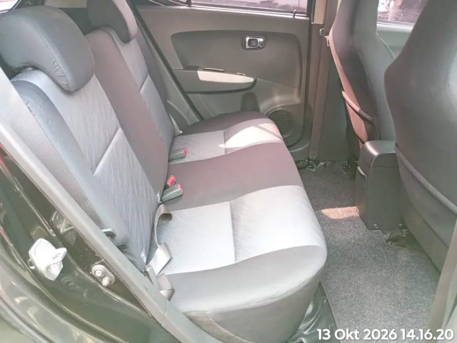 Foto Mobil Bekas Kabin Belakang Toyota Agya 1.0 tahun 2016
