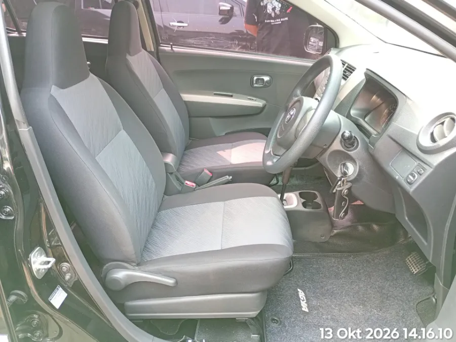 Foto Mobil Bekas Kabin Depan Toyota Agya 1.0 tahun 2016