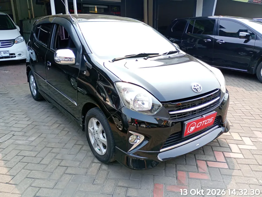 Foto Mobil Bekas Kanan Depan Toyota Agya 1.0 tahun 2016