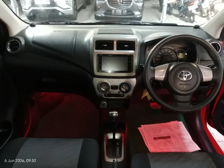 Foto Mobil Bekas Dashboard Toyota Agya 1.0 G tahun 2016