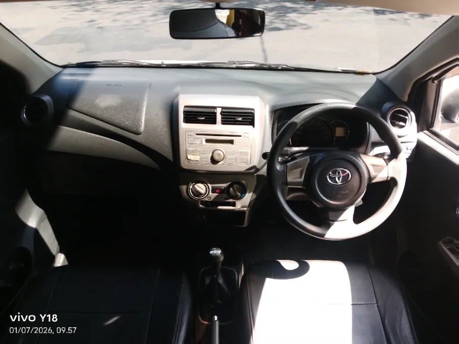 Foto Mobil Bekas Dashboard Toyota Agya 1.0 G tahun 2016