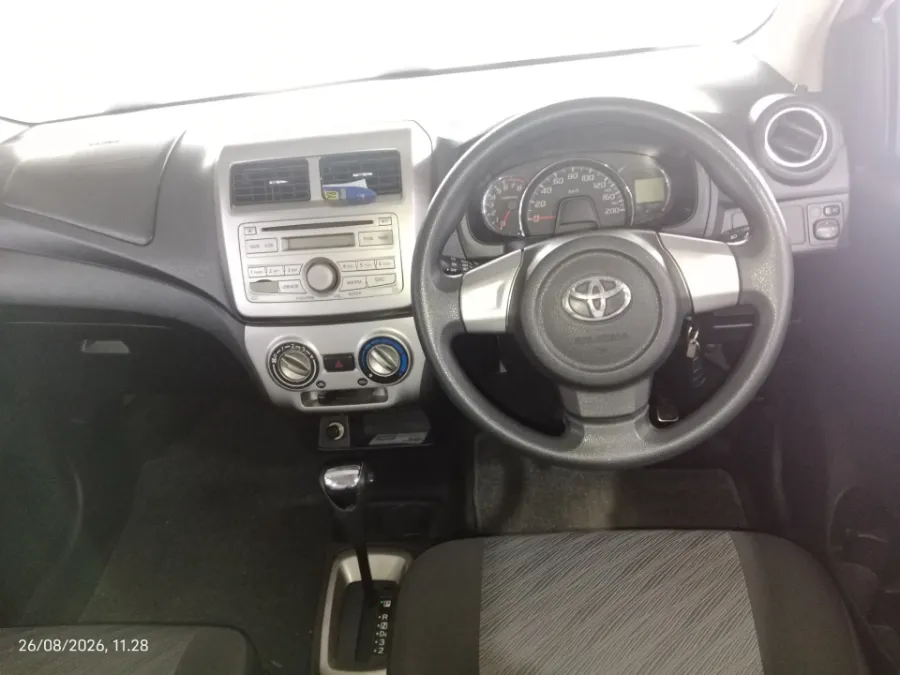 Foto Mobil Bekas Dashboard Toyota Agya 1.0 G tahun 2016