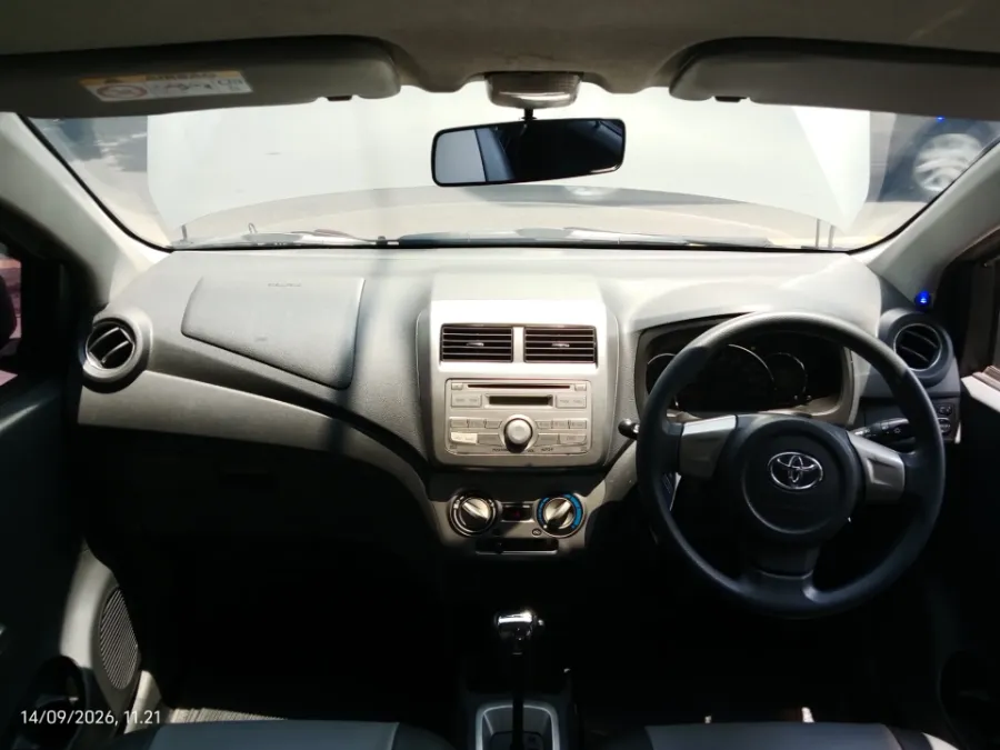 Foto Mobil Bekas Dashboard Toyota Agya 1.0 G tahun 2016