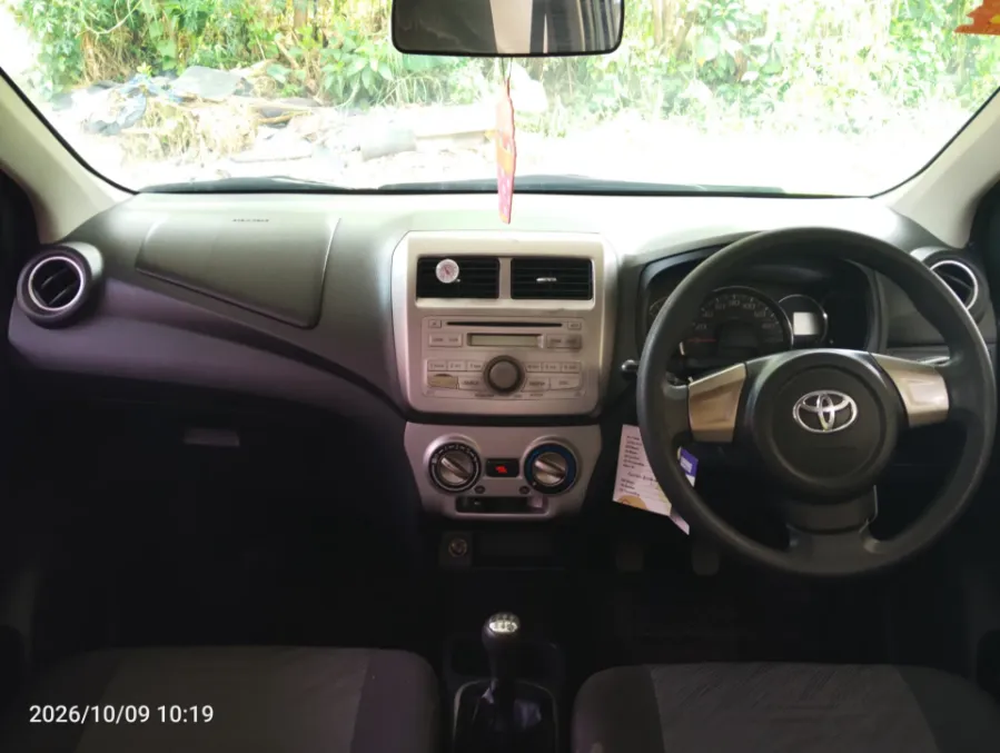 Foto Mobil Bekas Dashboard Toyota Agya 1.0 G tahun 2016