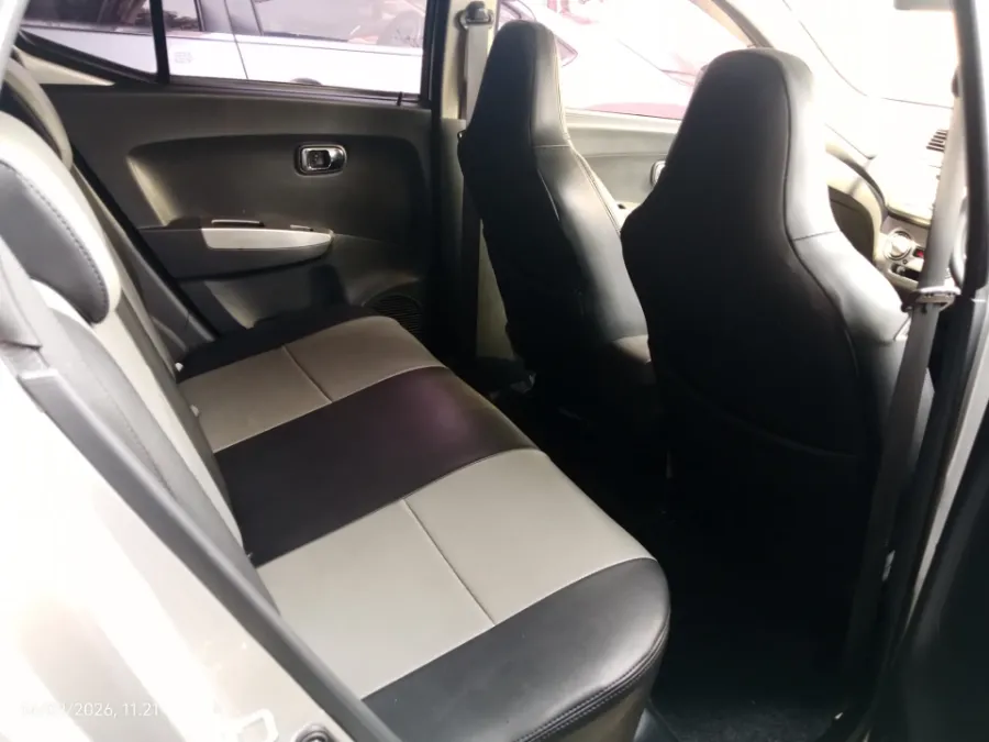 Foto Mobil Bekas Kabin Belakang Toyota Agya 1.0 G tahun 2016