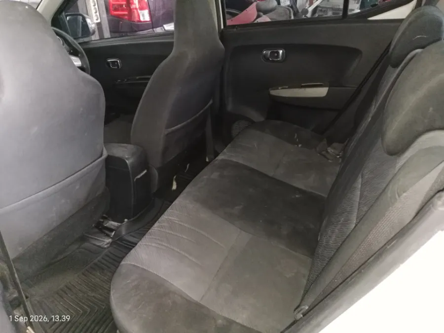 Foto Mobil Bekas Kabin Belakang Toyota Agya 1.0 G tahun 2016