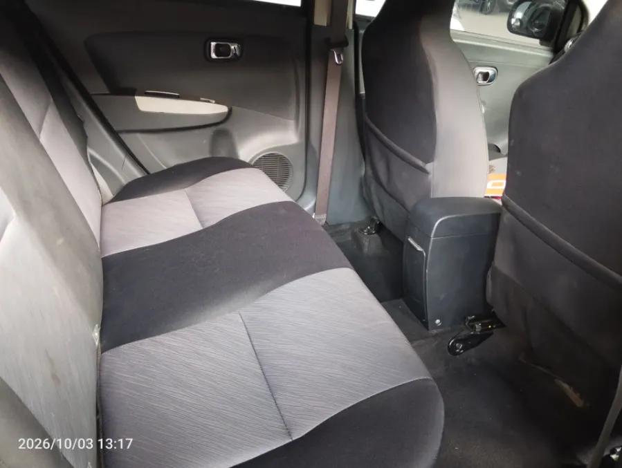 Foto Mobil Bekas Kabin Belakang Toyota Agya 1.0 G tahun 2016