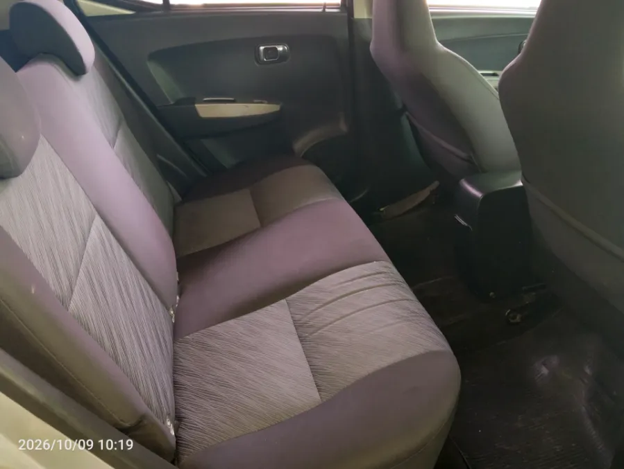Foto Mobil Bekas Kabin Belakang Toyota Agya 1.0 G tahun 2016