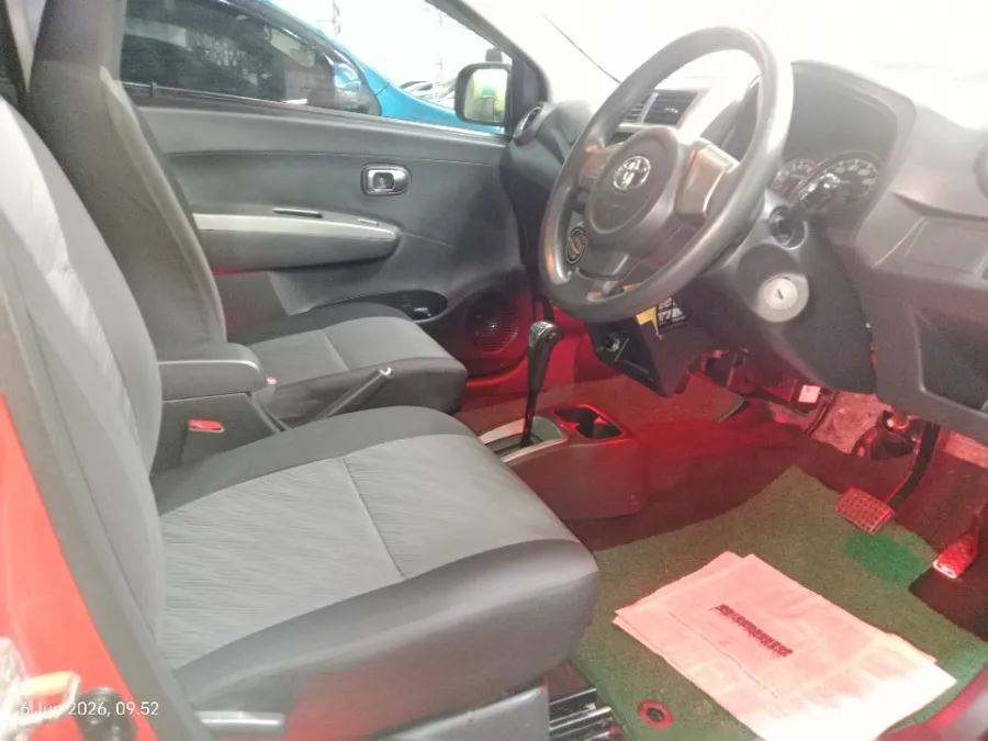 Foto Mobil Bekas Kabin Depan Toyota Agya 1.0 G tahun 2016