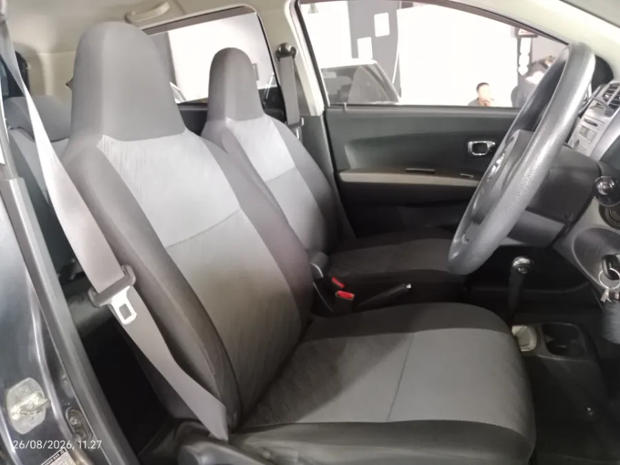 Foto Mobil Bekas Kabin Depan Toyota Agya 1.0 G tahun 2016