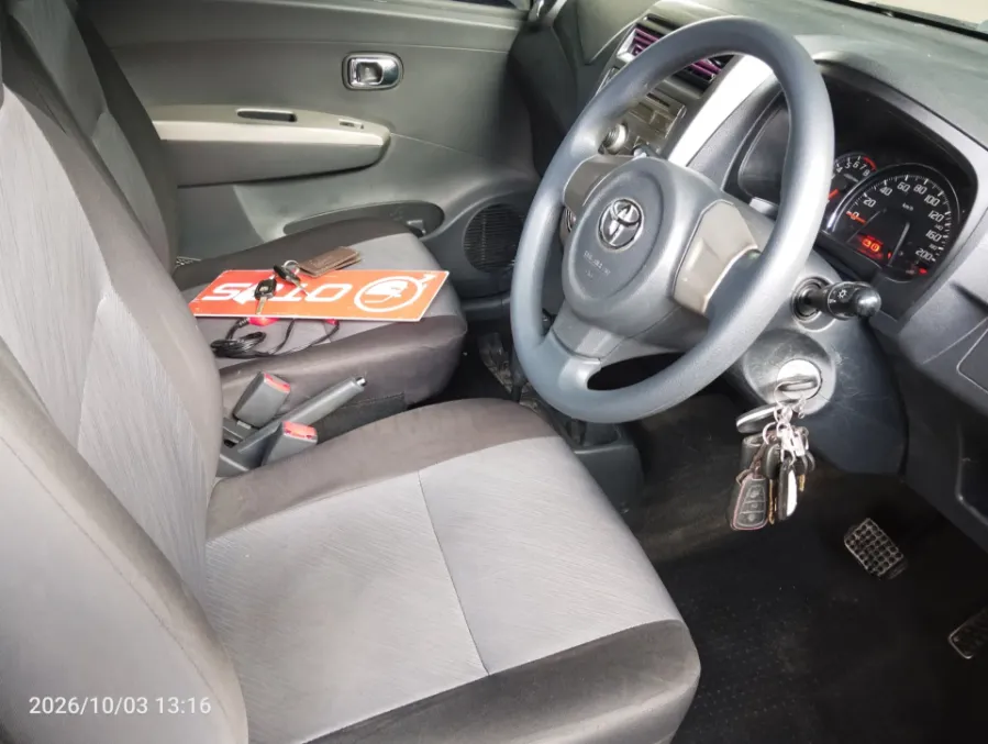 Foto Mobil Bekas Kabin Depan Toyota Agya 1.0 G tahun 2016
