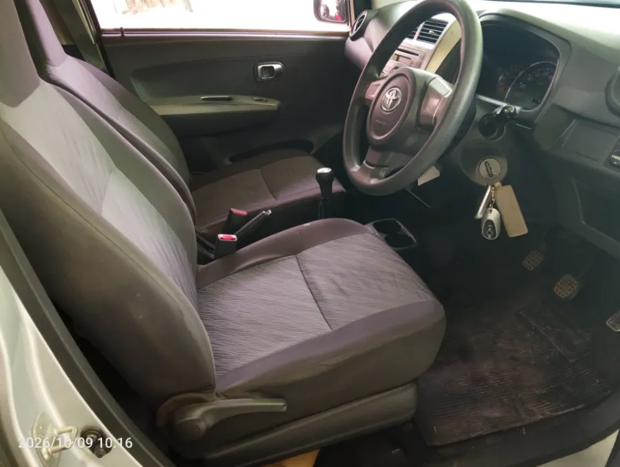 Foto Mobil Bekas Kabin Depan Toyota Agya 1.0 G tahun 2016