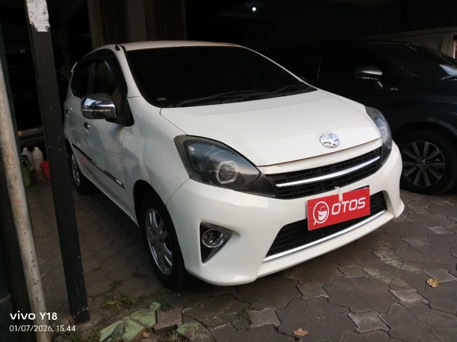 Foto Mobil Bekas Kanan Depan Toyota Agya 1.0 G tahun 2016