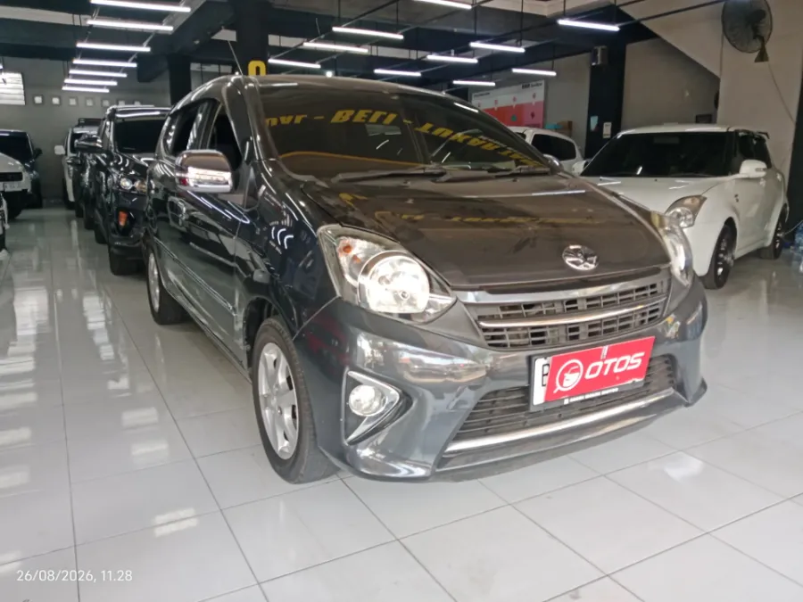 Foto Mobil Bekas Kanan Depan Toyota Agya 1.0 G tahun 2016
