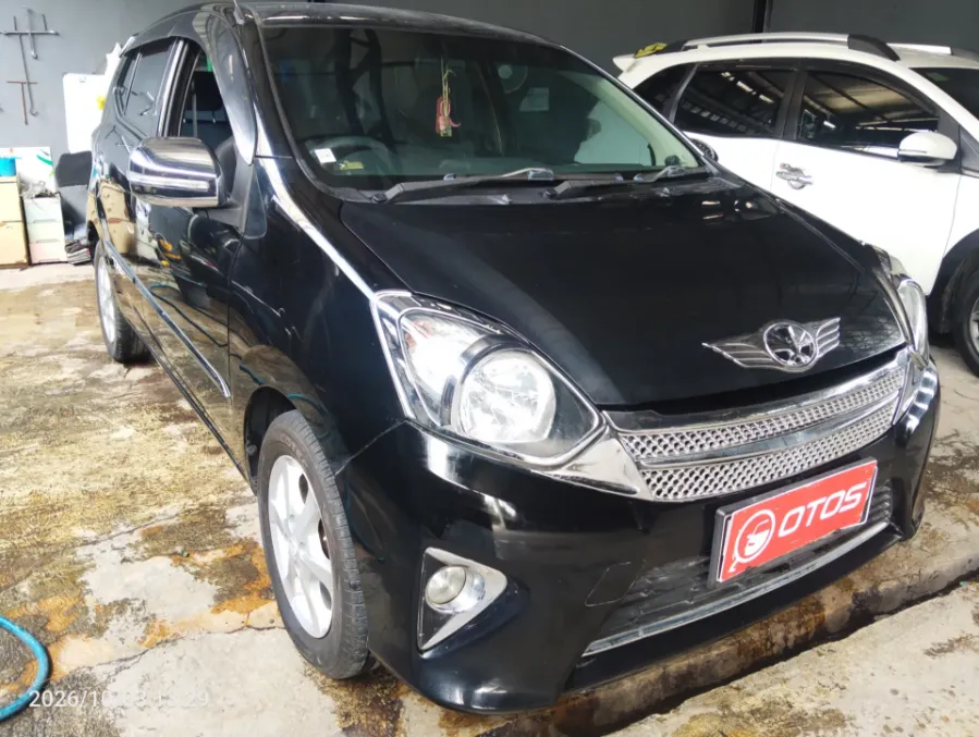 Foto Mobil Bekas Kanan Depan Toyota Agya 1.0 G tahun 2016