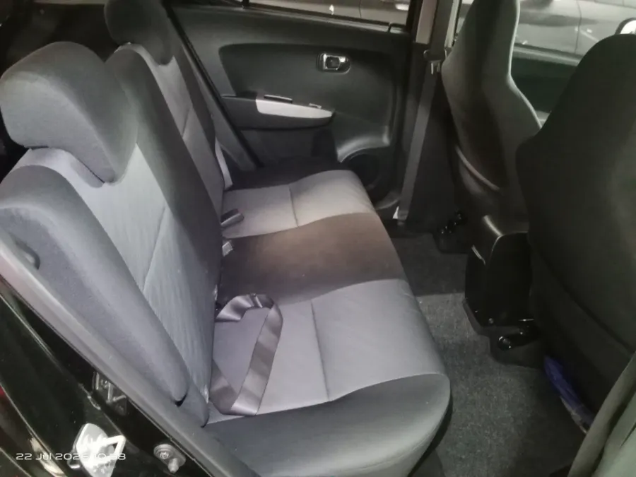 Foto Mobil Bekas Kabin Belakang Toyota Agya 1.0 G tahun 2017