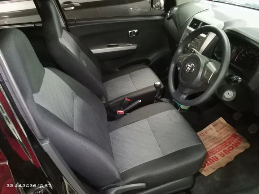 Foto Mobil Bekas Kabin Depan Toyota Agya 1.0 G tahun 2017