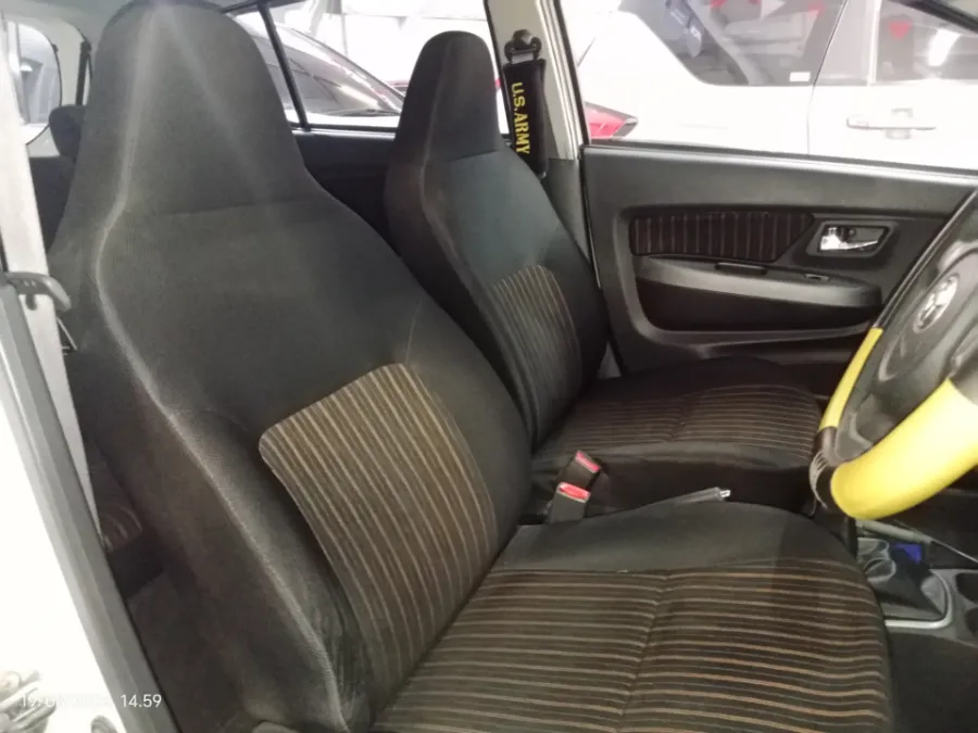 Foto Mobil Bekas Kabin Depan Toyota Agya 1.0 G tahun 2017