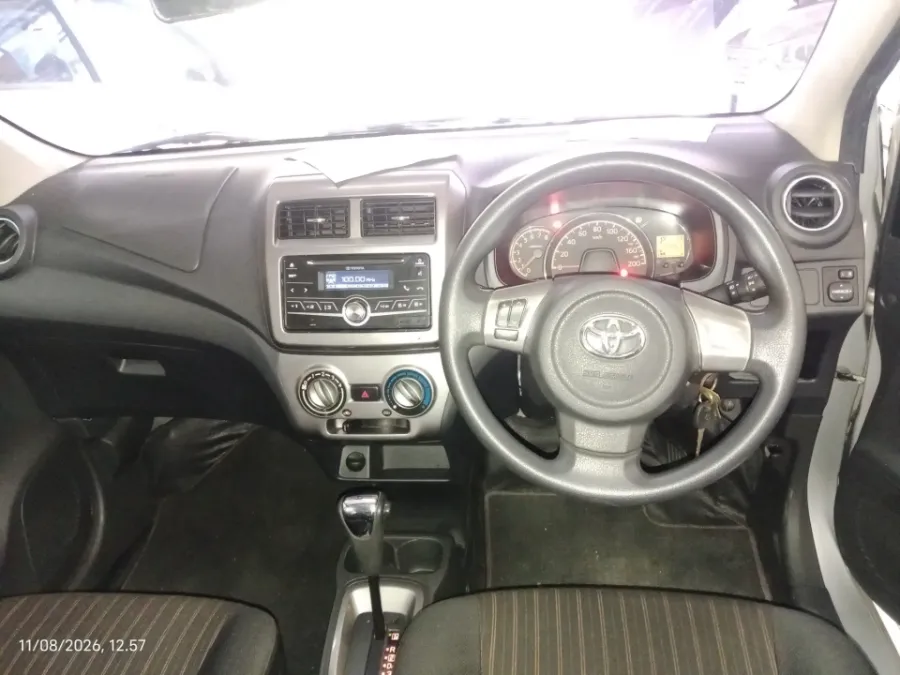 Foto Mobil Bekas Dashboard Toyota Agya 1.2 G tahun 2017