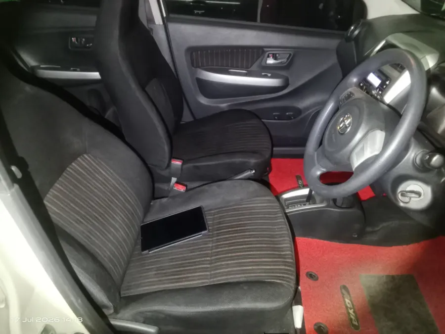 Foto Mobil Bekas Kabin Depan Toyota Agya 1.2 G tahun 2017