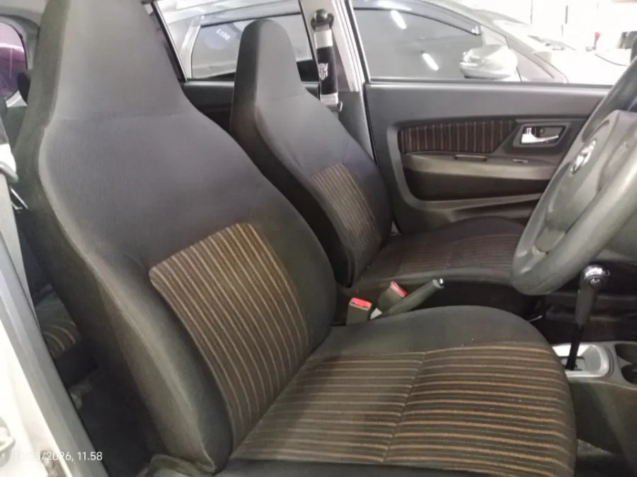 Foto Mobil Bekas Kabin Depan Toyota Agya 1.2 G tahun 2017
