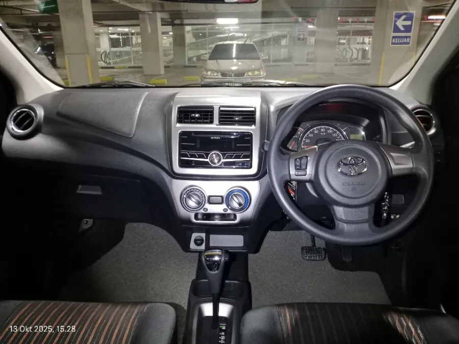 Foto Mobil Bekas Dashboard Toyota Agya 1.2 G tahun 2018
