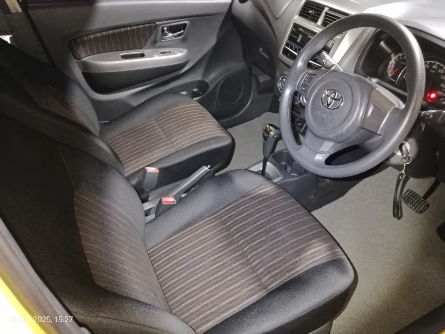 Foto Mobil Bekas Kabin Depan Toyota Agya 1.2 G tahun 2018
