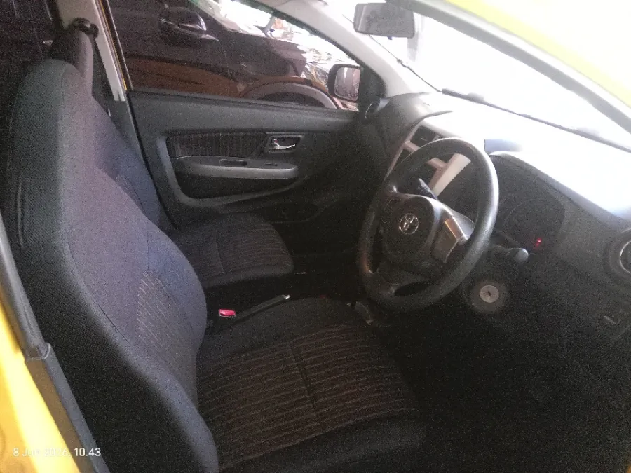 Foto Mobil Bekas Kabin Depan Toyota Agya 1.2 G tahun 2018