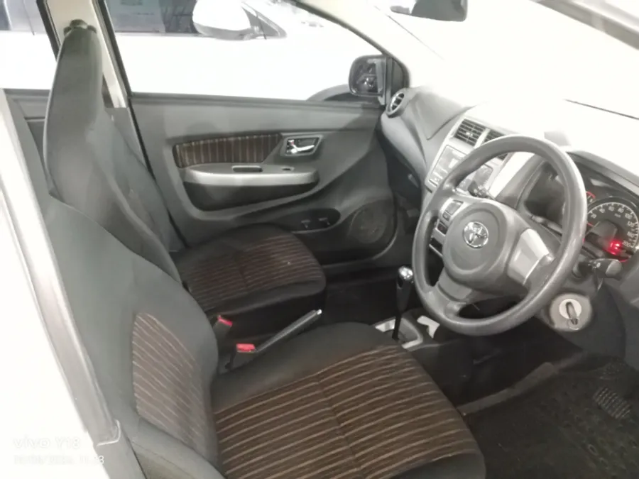 Foto Mobil Bekas Kabin Depan Toyota Agya 1.2 G tahun 2018