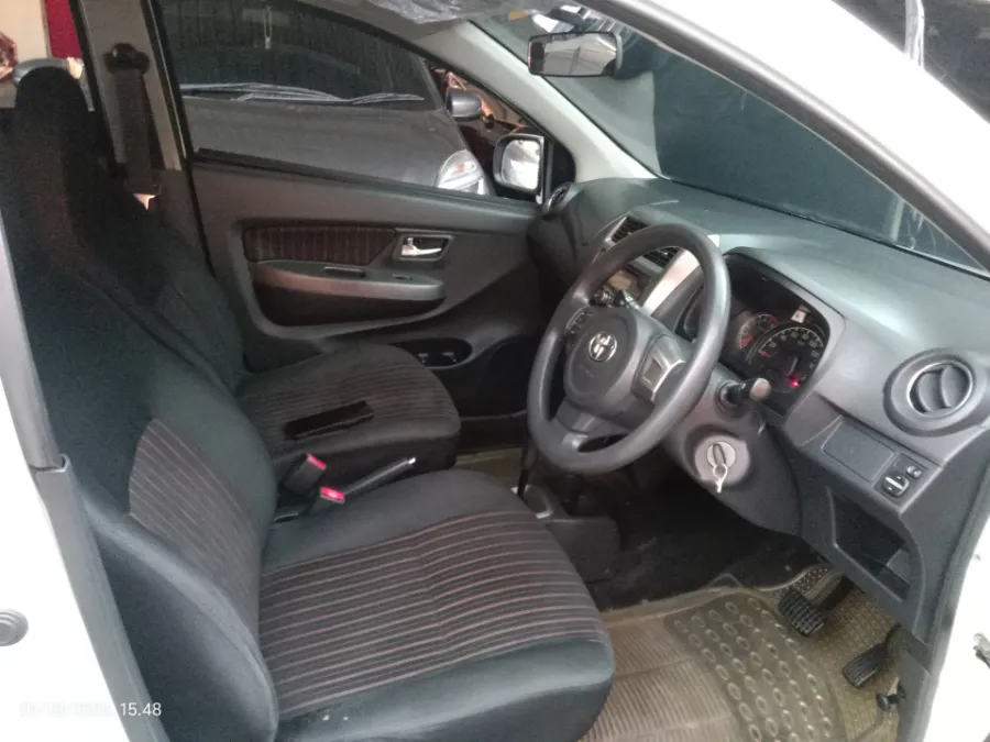 Foto Mobil Bekas Kabin Depan Toyota Agya 1.2 G tahun 2019