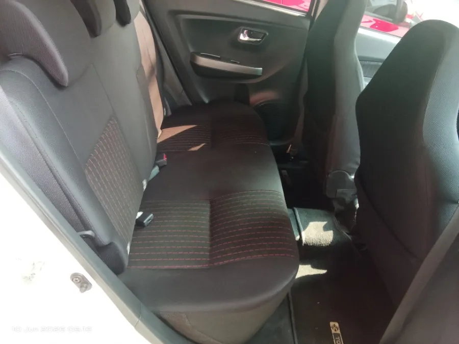 Foto Mobil Bekas Kabin Belakang Toyota Agya 1.2 G tahun 2021