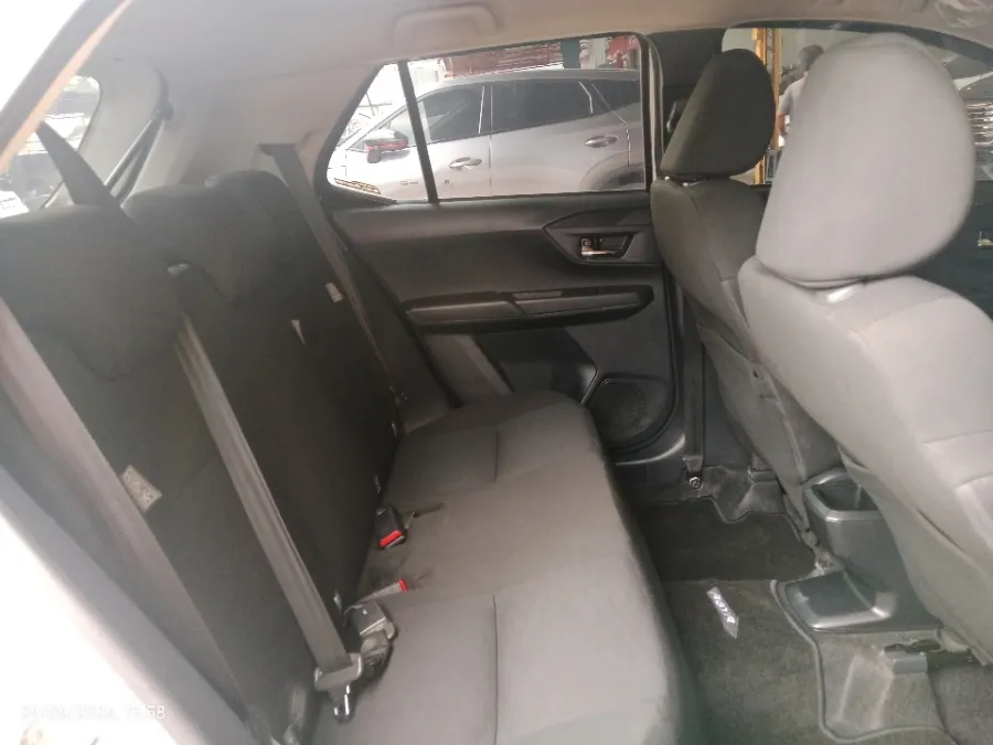 Foto Mobil Bekas Kabin Belakang Toyota Agya 1.2 G tahun 2023