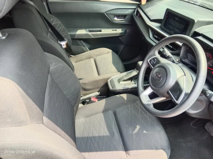 Foto Mobil Bekas Kabin Depan Toyota Agya 1.2 G tahun 2024