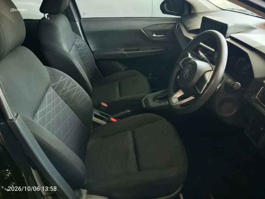 Foto Mobil Bekas Kabin Depan Toyota Agya 1.2 G tahun 2024