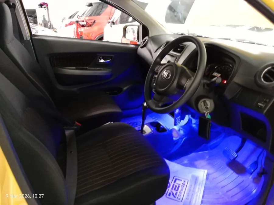 Foto Mobil Bekas Kabin Depan Toyota Agya 1.2 G TRD tahun 2019