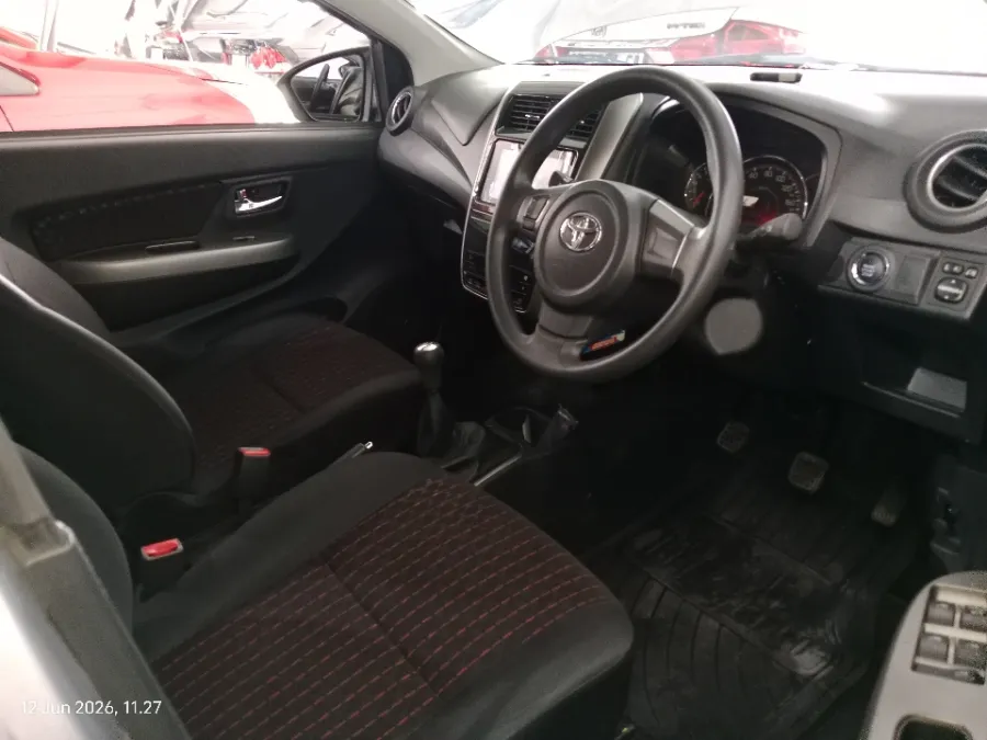 Foto Mobil Bekas Kabin Depan Toyota Agya 1.2 G TRD tahun 2021