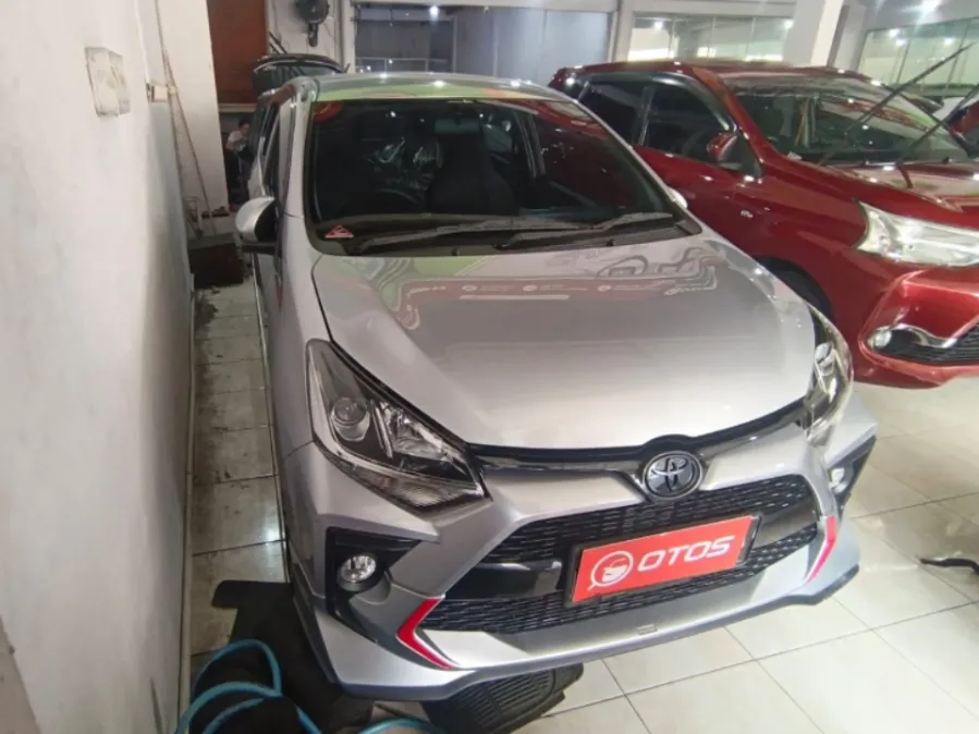Foto Mobil Bekas Kanan Depan Toyota Agya 1.2 G TRD tahun 2021