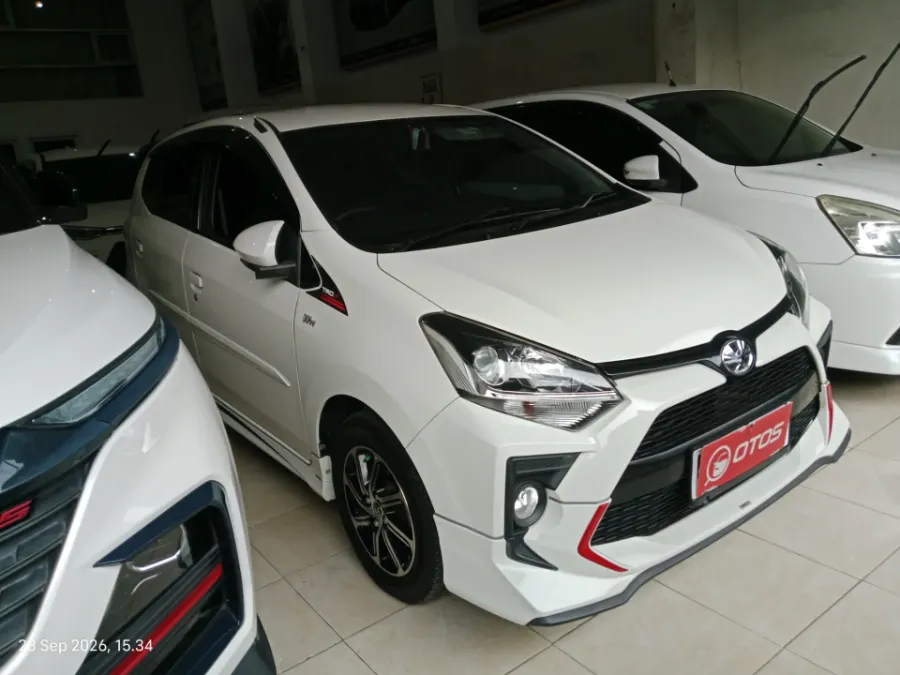 Foto Mobil Bekas Kanan Depan Toyota Agya 1.2 G TRD tahun 2021