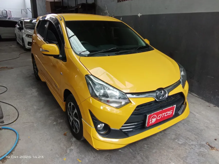 Foto Mobil Bekas Kanan Depan Toyota Agya 1.2 TRD Sportivo tahun 2019