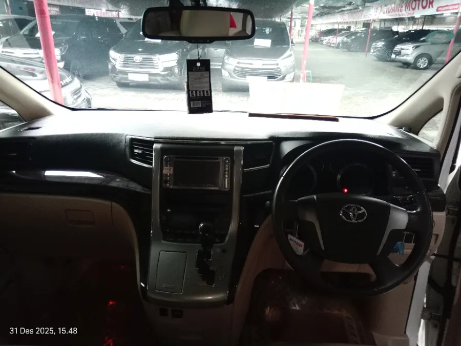Foto Mobil Bekas Dashboard Toyota Alphard 2.4 G tahun 2013