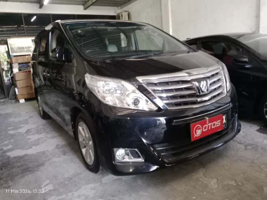 Foto Mobil Bekas Kanan Depan Toyota Alphard 2.4 G tahun 2014