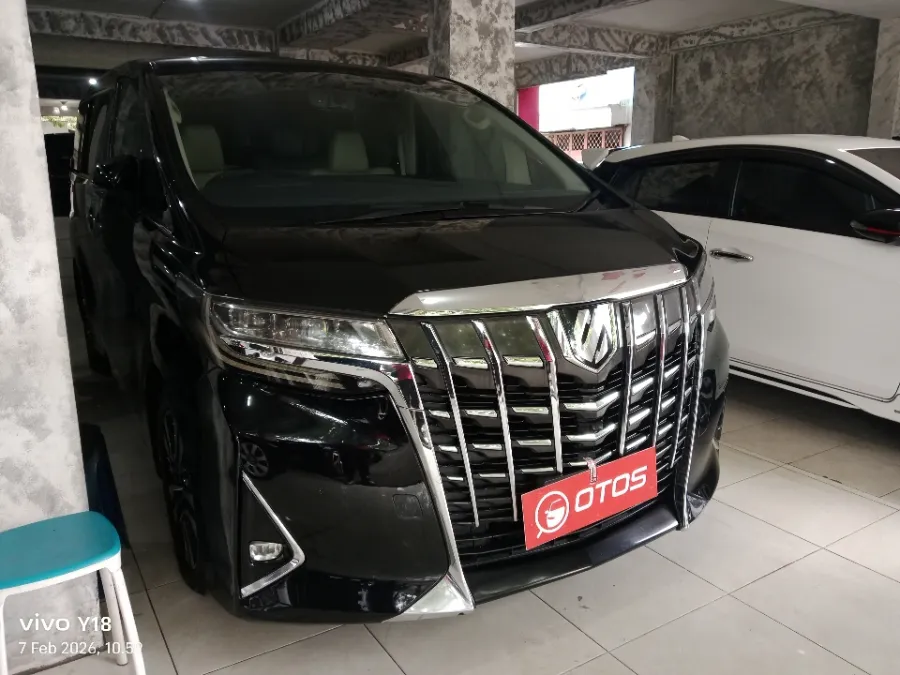 Foto Mobil Bekas Kanan Depan Toyota Alphard 2.4 G tahun 2018