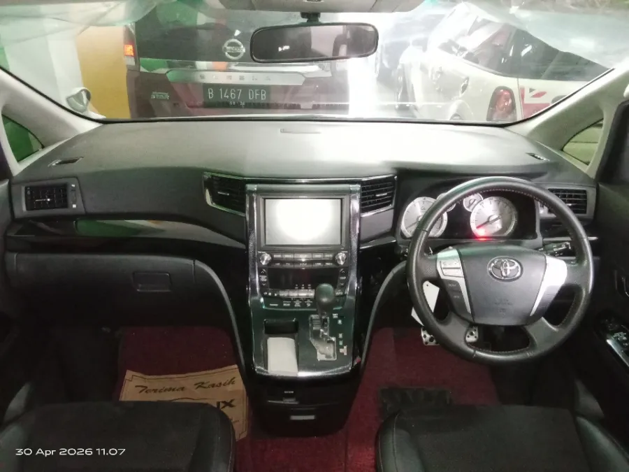 Foto Mobil Bekas Dashboard Toyota Alphard 2.4 S tahun 2013