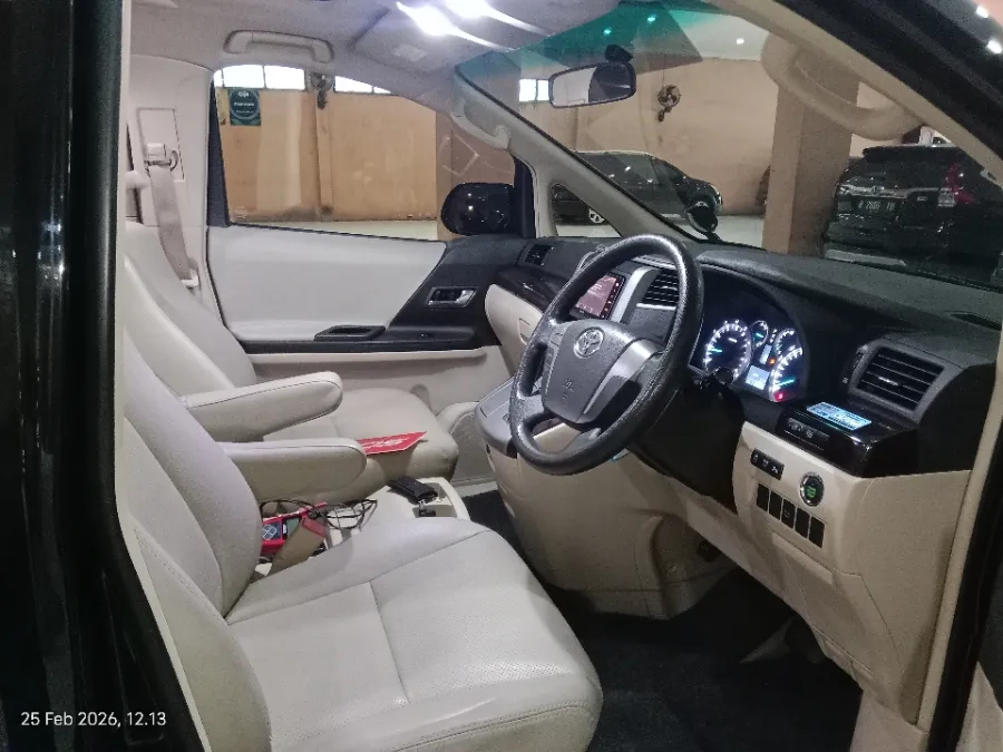 Foto Mobil Bekas Kabin Depan Toyota Alphard 2.4 X tahun 2014