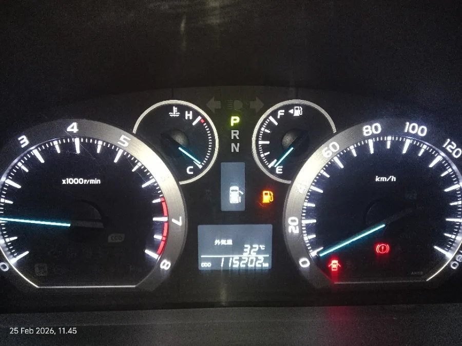 Foto Mobil Bekas Odometer Toyota Alphard 2.4 X tahun 2014