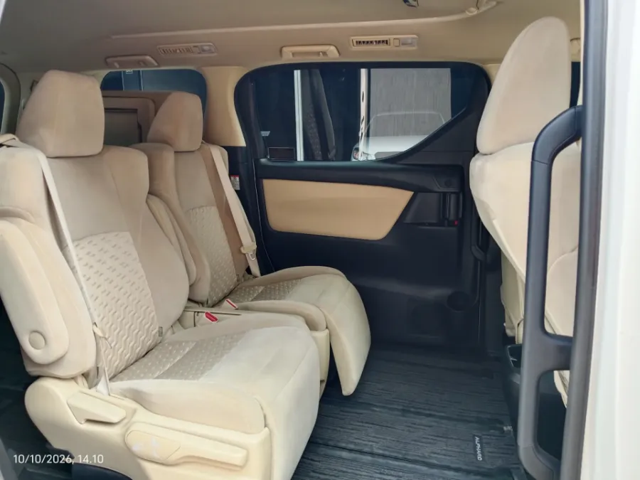 Foto Mobil Bekas Kabin Belakang Toyota Alphard 2.4 X tahun 2016