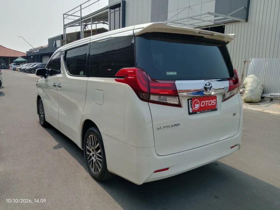 Foto Mobil Bekas Kiri Belakang Toyota Alphard 2.4 X tahun 2016
