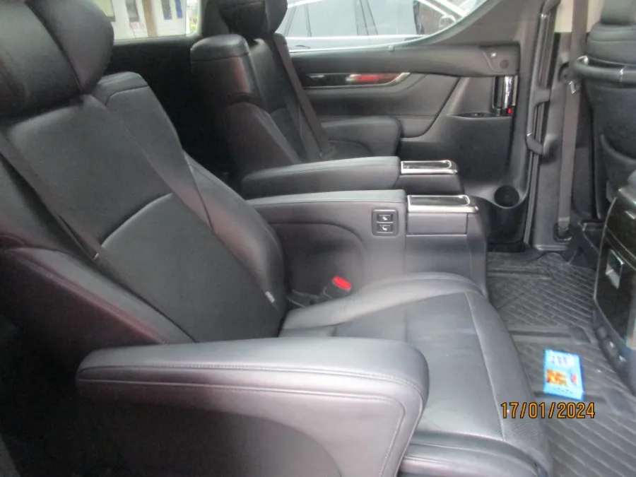 Foto Mobil Bekas Kabin Belakang Toyota Alphard 2.5 tahun 2016